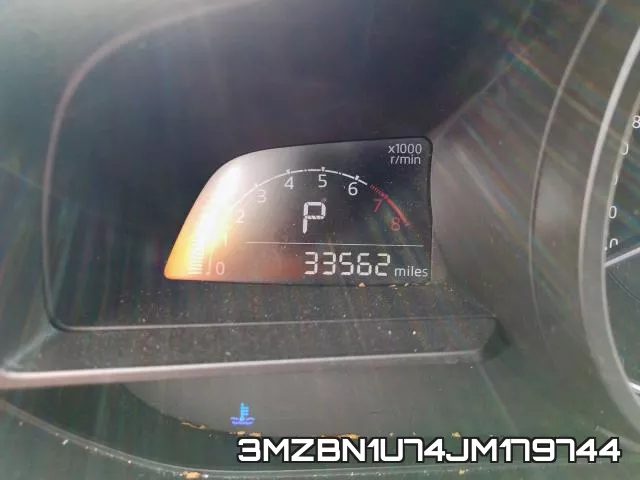 3MZBN1U74JM179744
