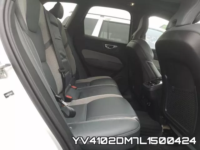 YV4102DM7L1500424_6.webp