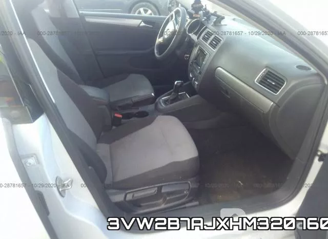 3VW2B7AJXHM320760_5.webp