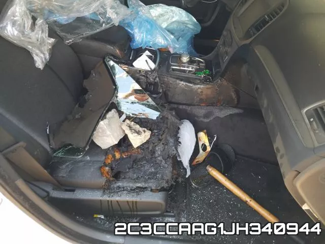 2C3CCAAG1JH340944_9.webp