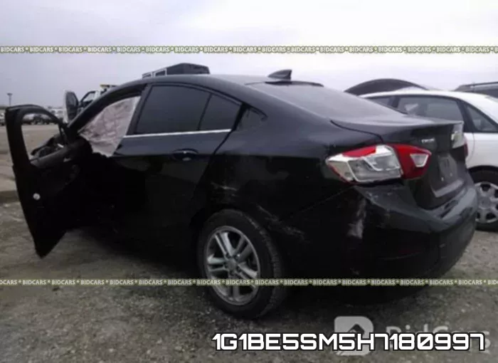 1G1BE5SM5H7180997_3.webp