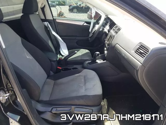 3VW2B7AJ7HM218171