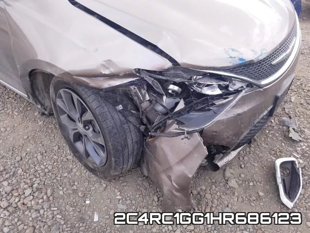 2C4RC1GG1HR686123_9.webp