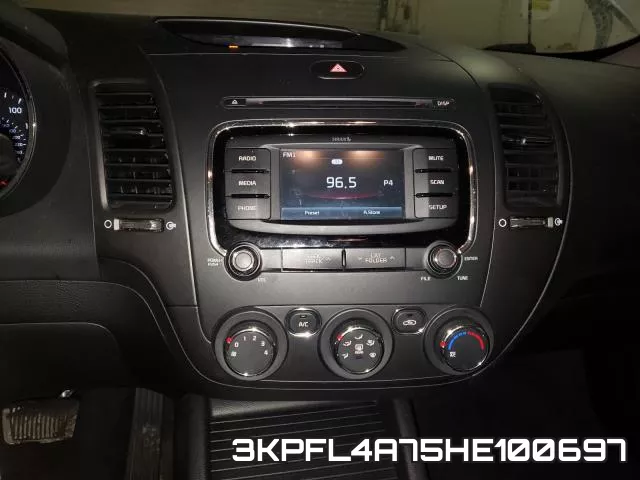 3KPFL4A75HE100697_9.webp