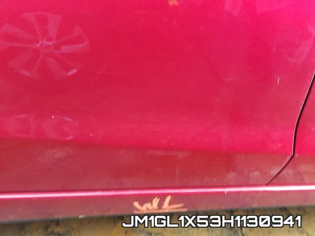 JM1GL1X53H1130941_9.webp