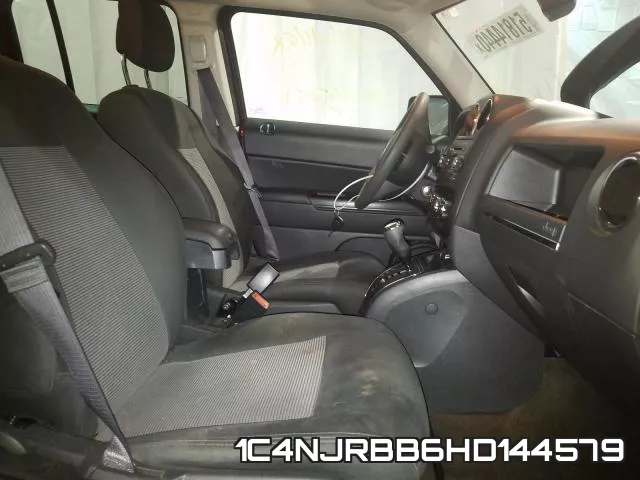 1C4NJRBB6HD144579_5.webp