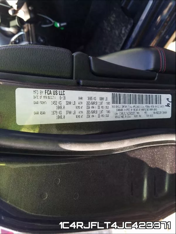 1C4RJFLT4JC423371_10.webp