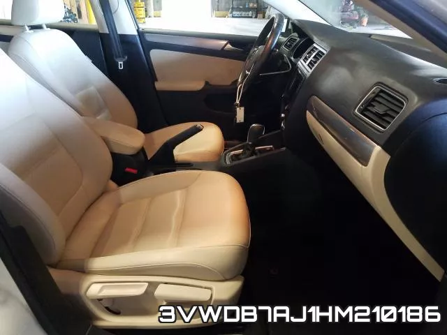 3VWDB7AJ1HM210186_5.webp