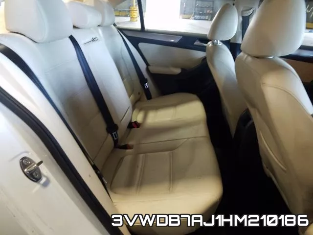 3VWDB7AJ1HM210186_6.webp