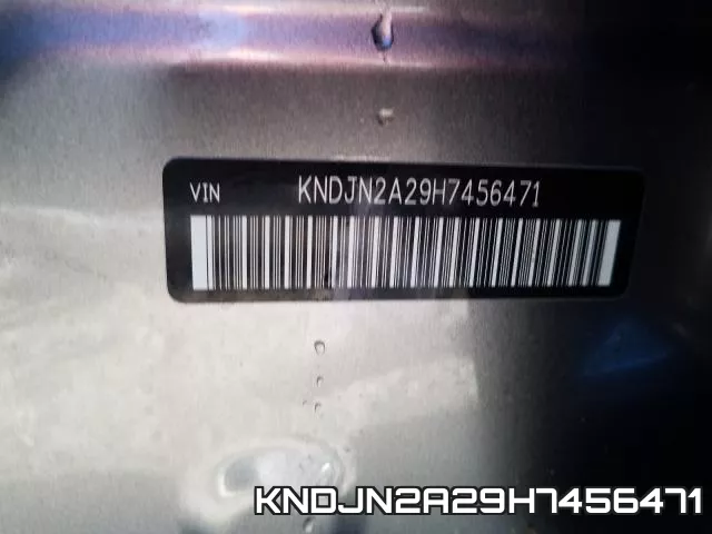 KNDJN2A29H7456471_10.webp