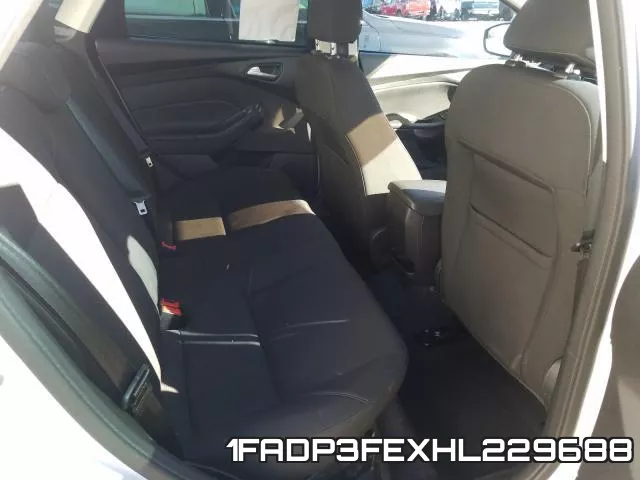 1FADP3FEXHL229688_6.webp