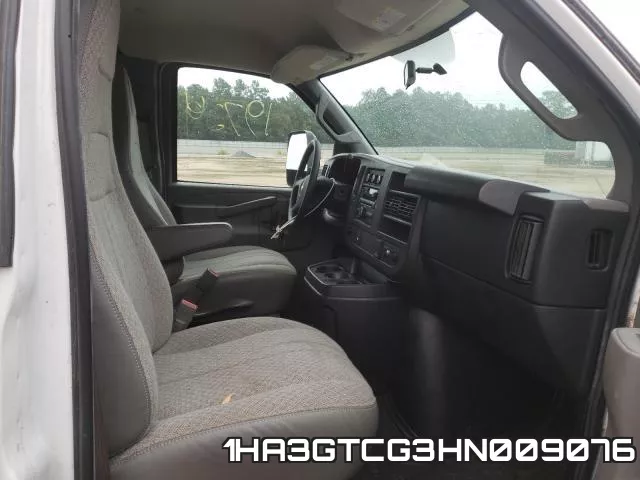 1HA3GTCG3HN009076_5.webp