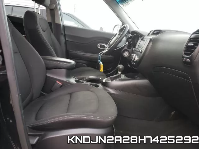 KNDJN2A28H7425292_5.webp