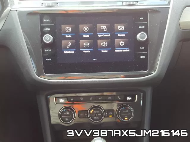3VV3B7AX5JM216146_9.webp