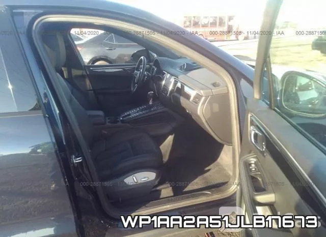 WP1AA2A51JLB17673_5.webp