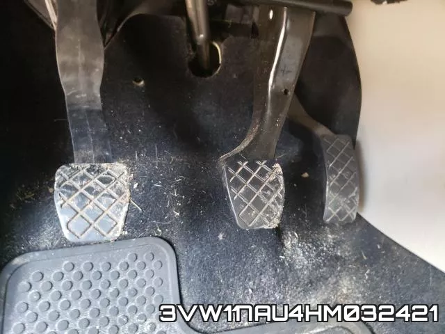 3VW117AU4HM032421_9.webp