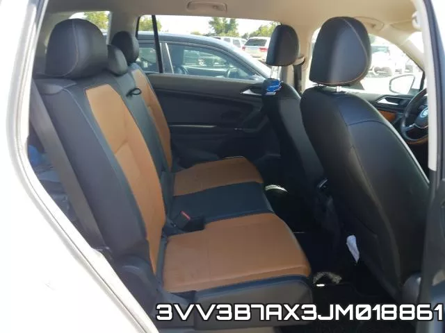 3VV3B7AX3JM018861_6.webp