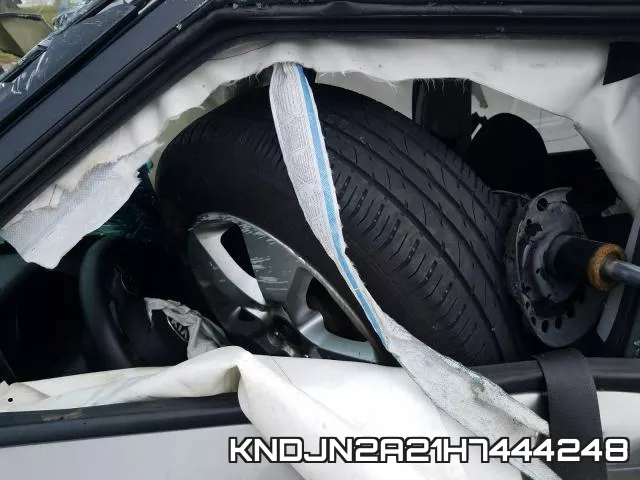 KNDJN2A21H7444248_5.webp
