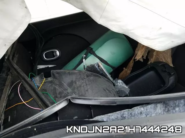 KNDJN2A21H7444248_6.webp