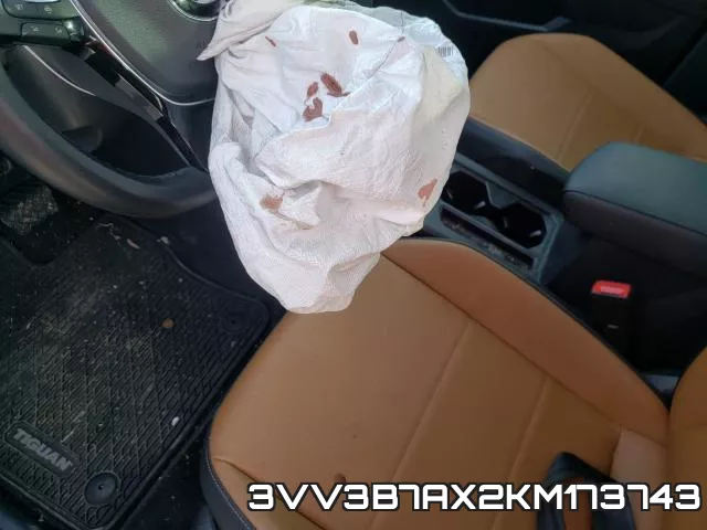 3VV3B7AX2KM173743_9.webp