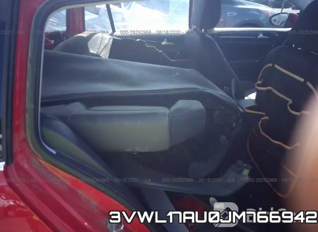 3VWL17AU0JM766942_8.webp