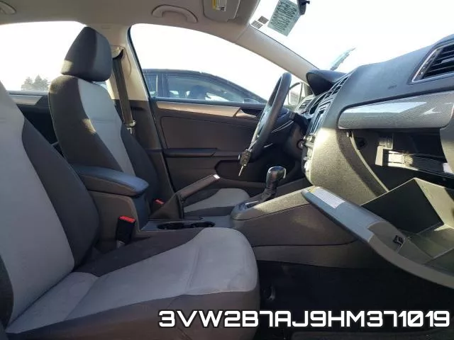 3VW2B7AJ9HM371019_5.webp