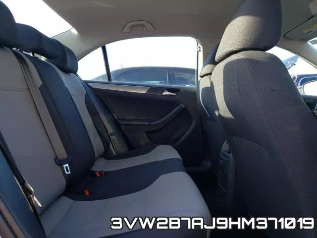 3VW2B7AJ9HM371019_6.webp