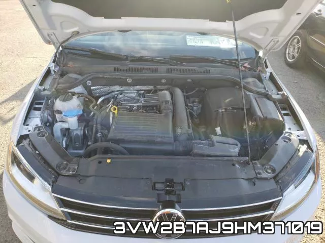 3VW2B7AJ9HM371019_7.webp