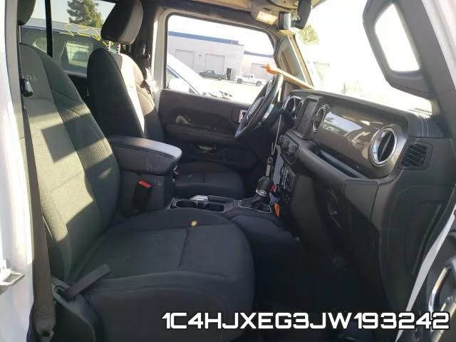 1C4HJXEG3JW193242_5.webp