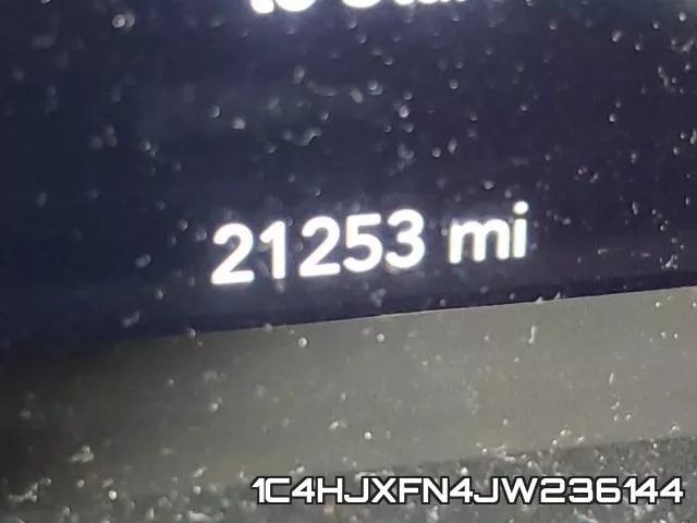 1C4HJXFN4JW236144_8.webp