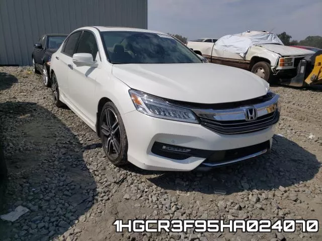1HGCR3F95HA024070_1.webp