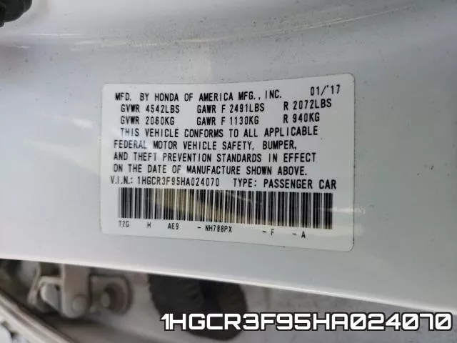 1HGCR3F95HA024070_10.webp