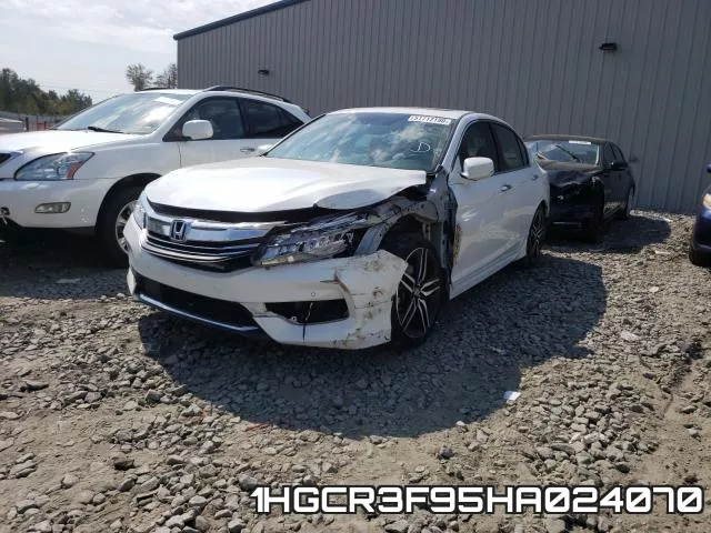 1HGCR3F95HA024070_2.webp