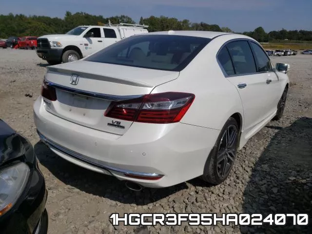 1HGCR3F95HA024070_4.webp