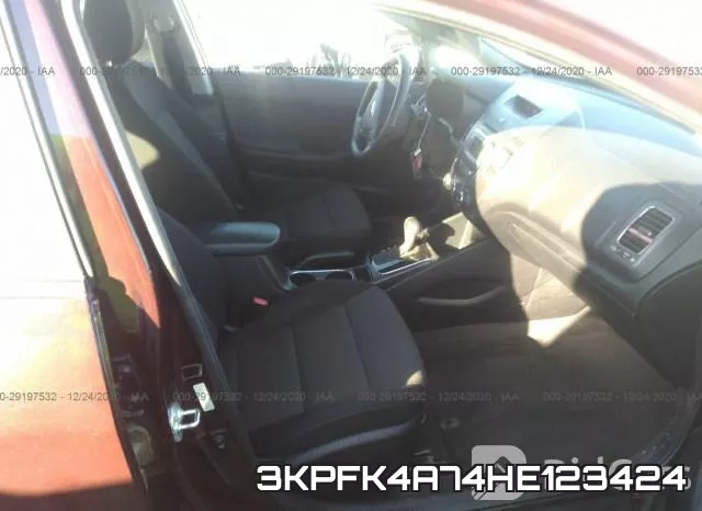 3KPFK4A74HE123424_5.webp