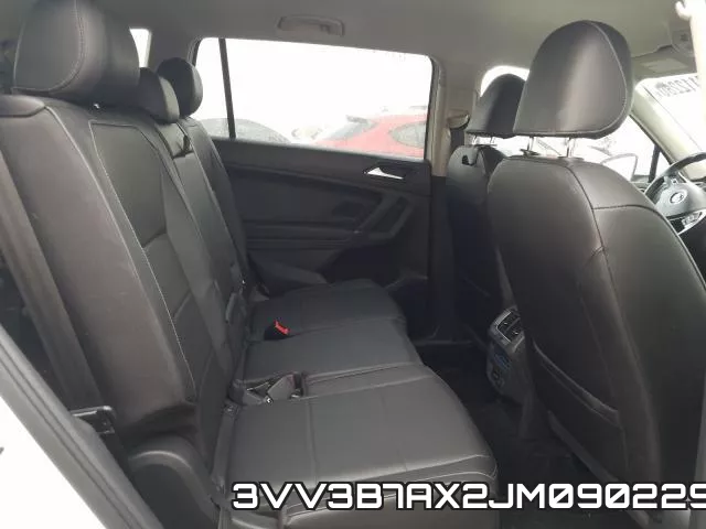 3VV3B7AX2JM090229_6.webp