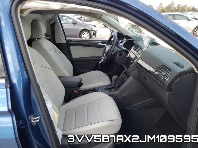 3VV5B7AX2JM109595_5.webp