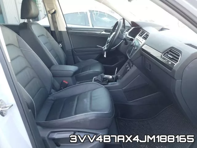 3VV4B7AX4JM188165_5.webp
