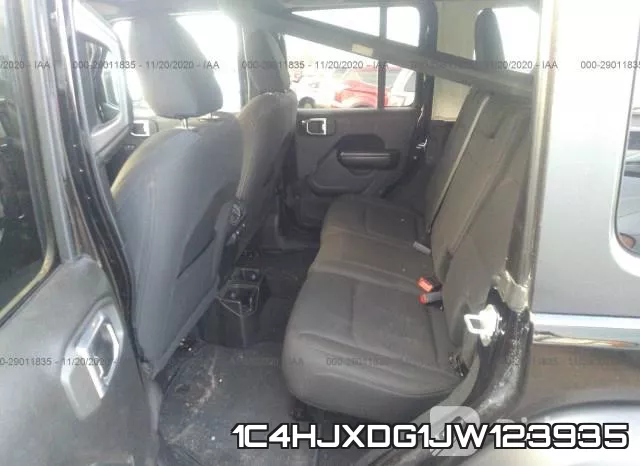 1C4HJXDG1JW123935_8.webp