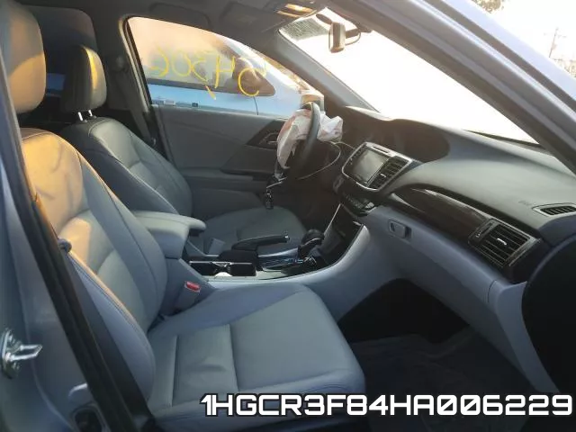 1HGCR3F84HA006229_5.webp