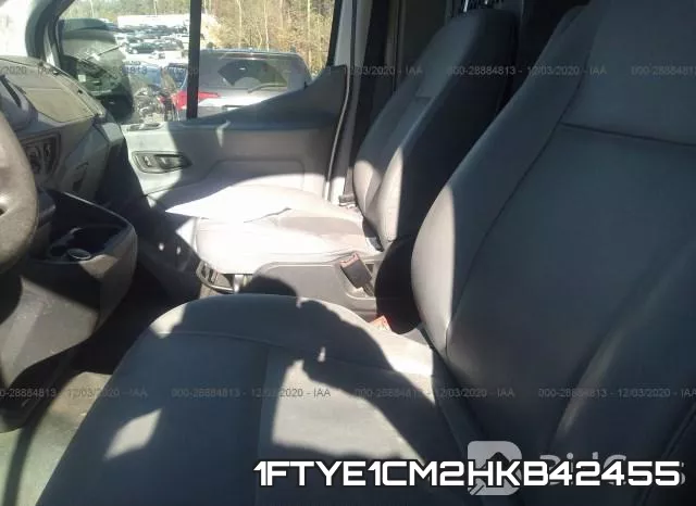 1FTYE1CM2HKB42455_8.webp
