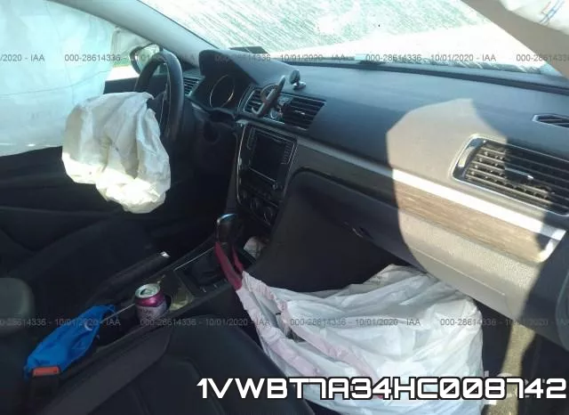 1VWBT7A34HC008742_5.webp