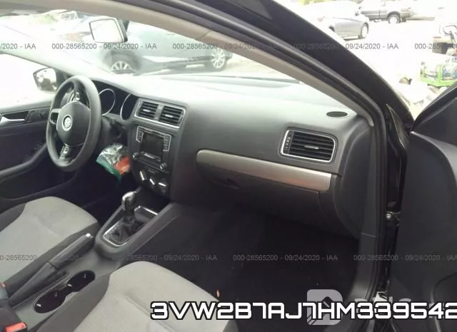 3VW2B7AJ7HM339542_5.webp