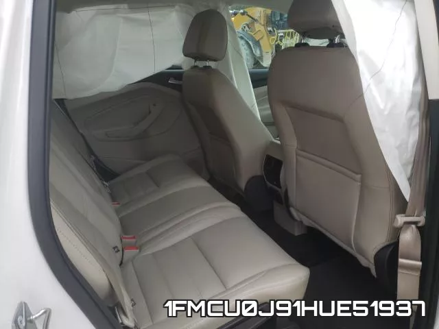 1FMCU0J91HUE51937_6.webp