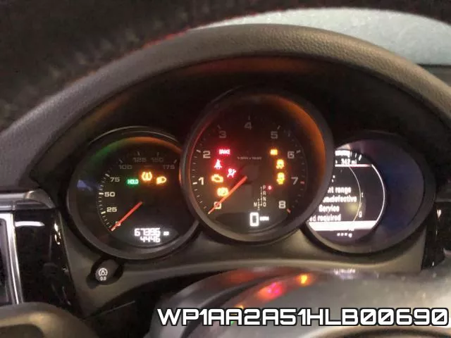 WP1AA2A51HLB00690