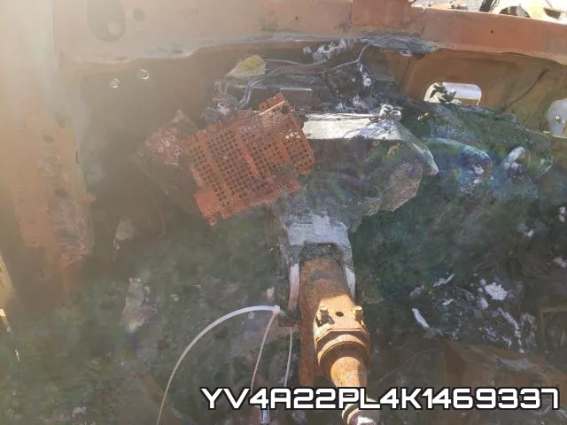 YV4A22PL4K1469337_8.webp