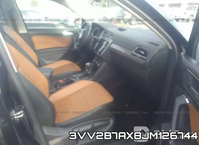 3VV2B7AX8JM126744_5.webp