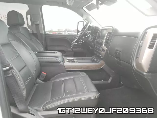 1GT12UEY0JF209368_5.webp