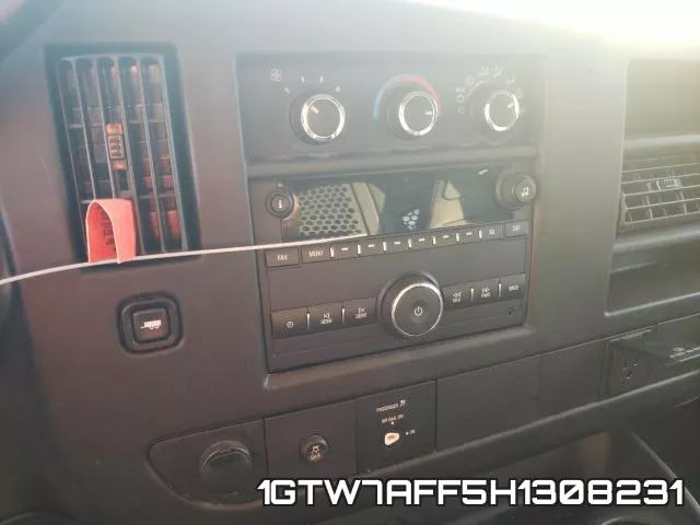 1GTW7AFF5H1308231_9.webp