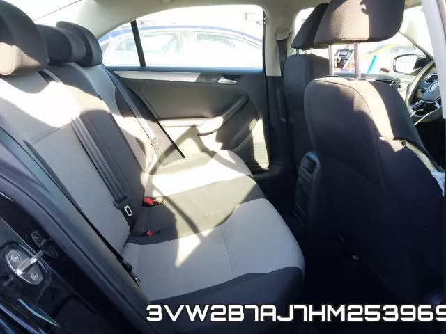 3VW2B7AJ7HM253969_6.webp